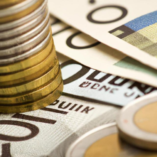 czy pieniądze ze sprzedaży mieszkania można przeznaczyć na spłatę kredytu